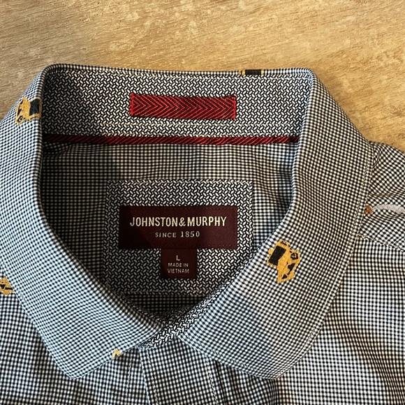 Men’s large short sleeve shirt with a pirate motif. - Picture 2 of 4